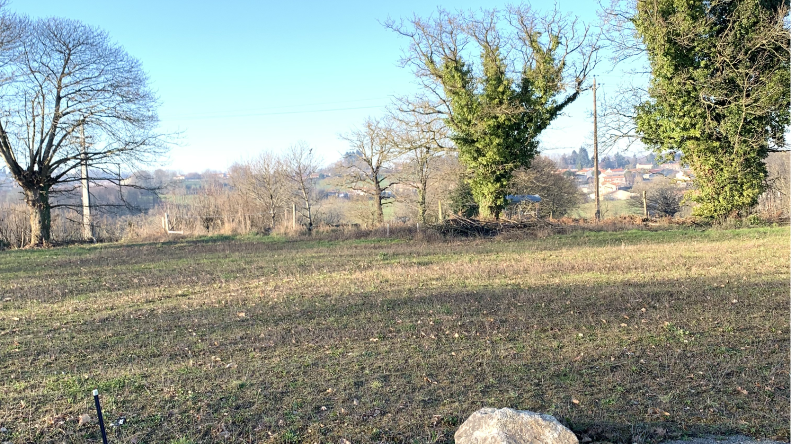 Terrain constructible de 449m2 à Landeronde