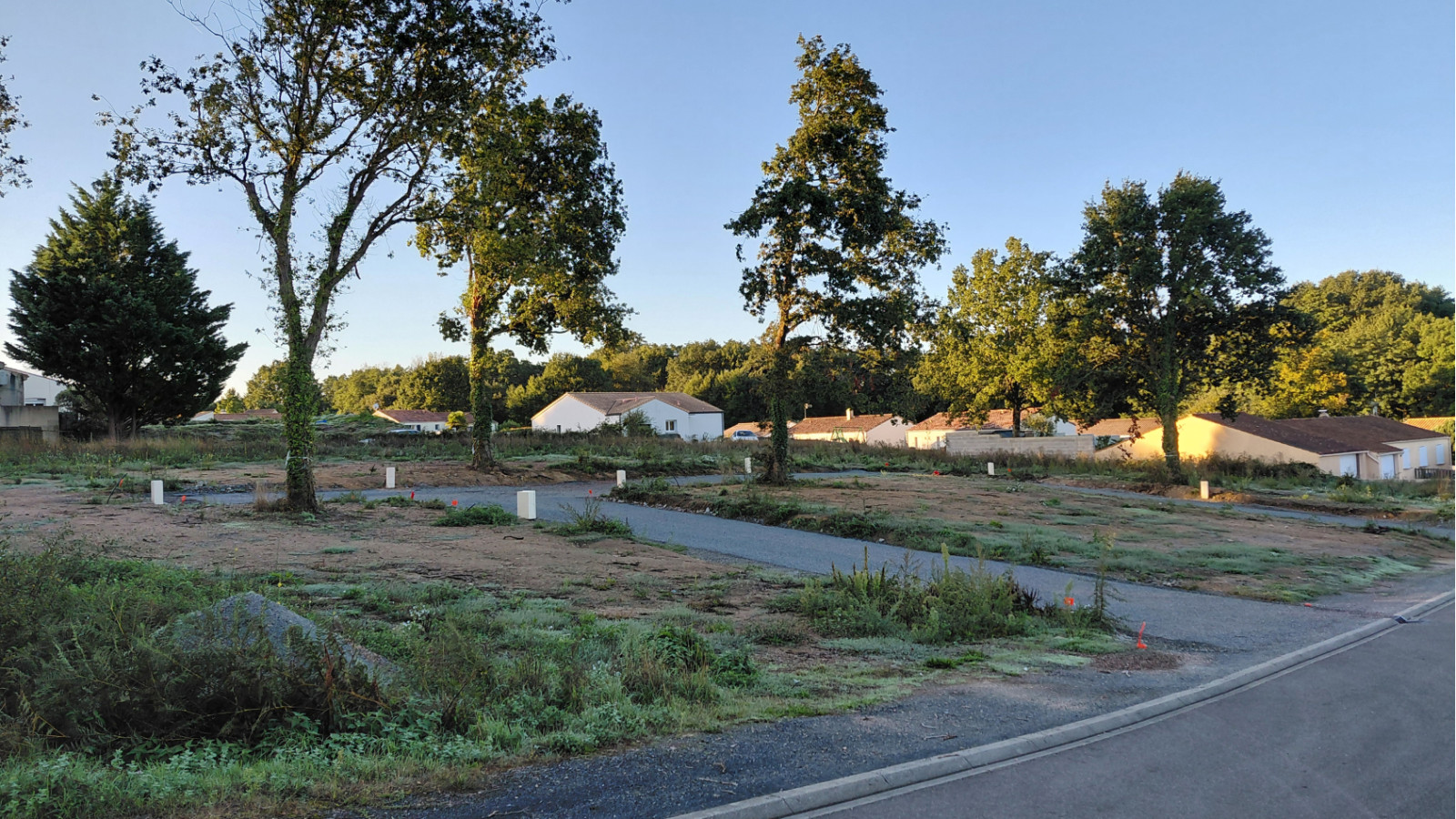 Terrain constructible de 399m2 à Poiroux