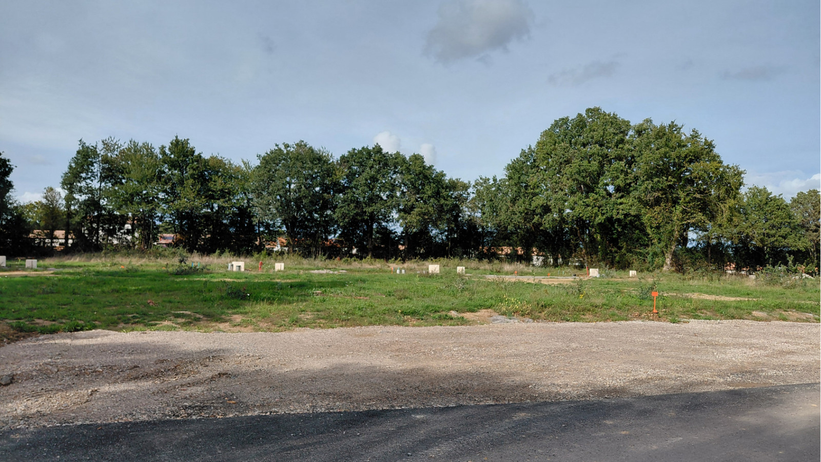 Terrain constructible de 788m2 à Le Champ-Saint-Père