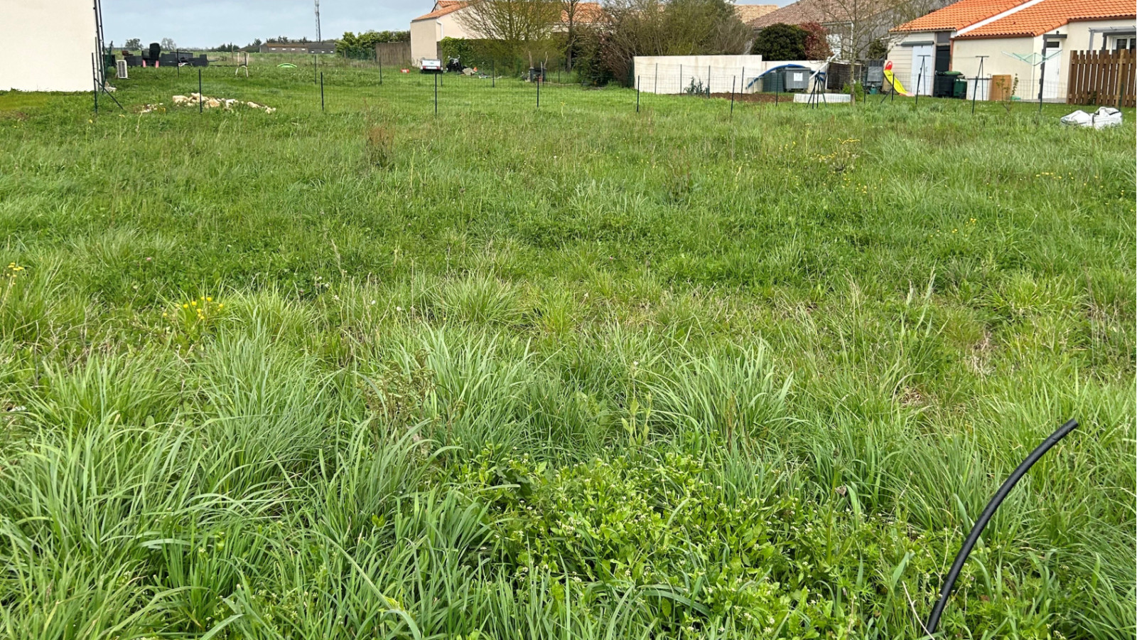 Terrain constructible de 493m2 à Le Poiré-sur-Vie