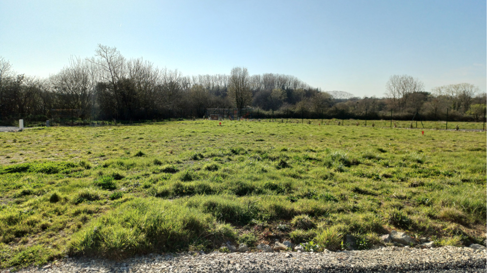 Terrain constructible de 373m2 à Bellevigny