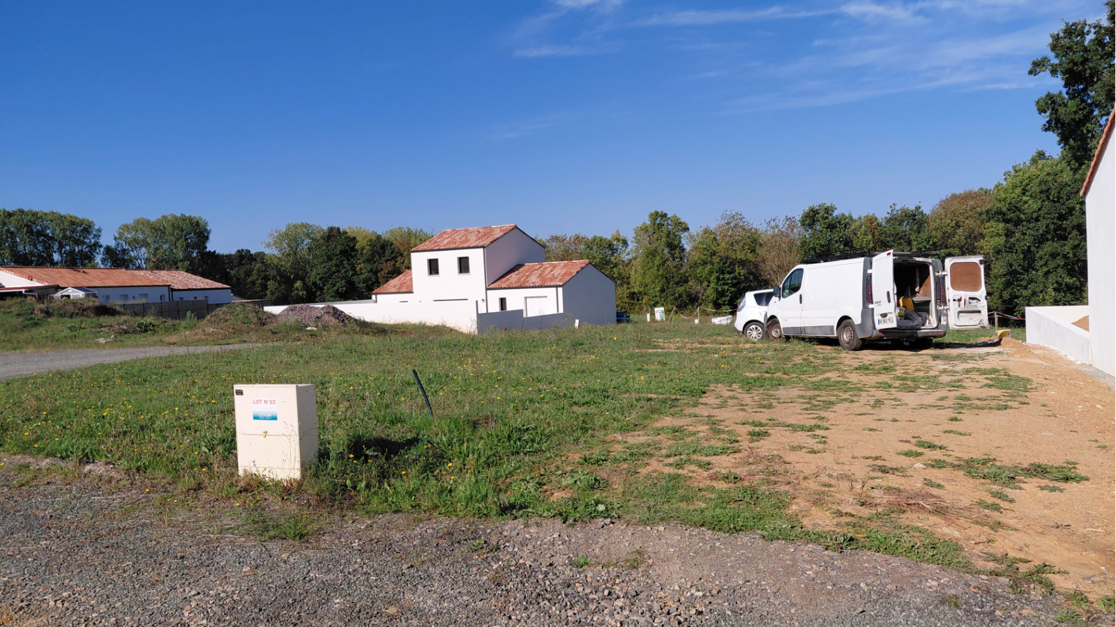 Terrain constructible de 479m2 à Saint-Hilaire-la-Forêt