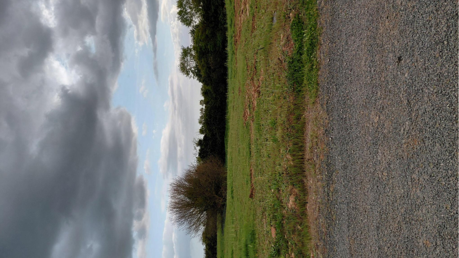 Terrain constructible de 376m2 à Saint-Mathurin