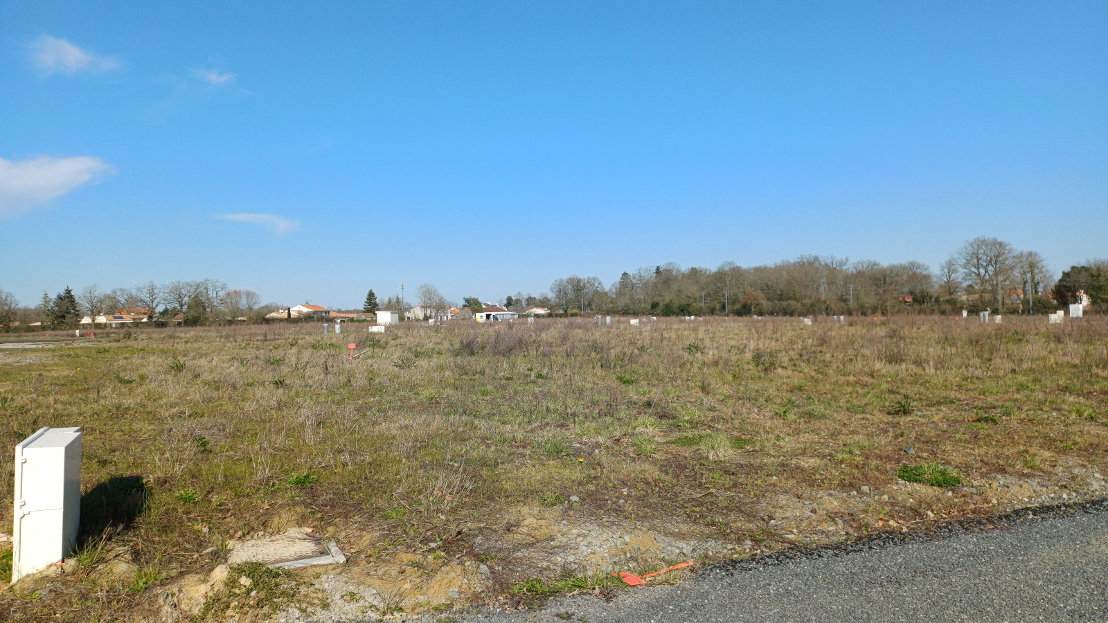 Terrain constructible de 414m2 à Beaulieu-sous-la-Roche