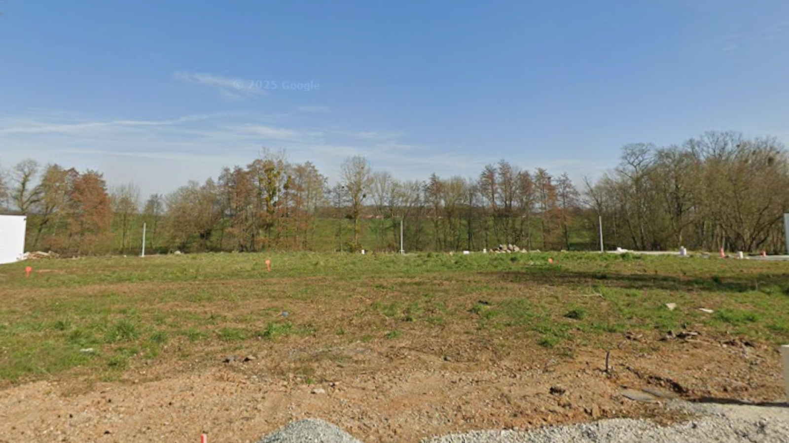 Terrain constructible de 420m2 à Brem-sur-Mer
