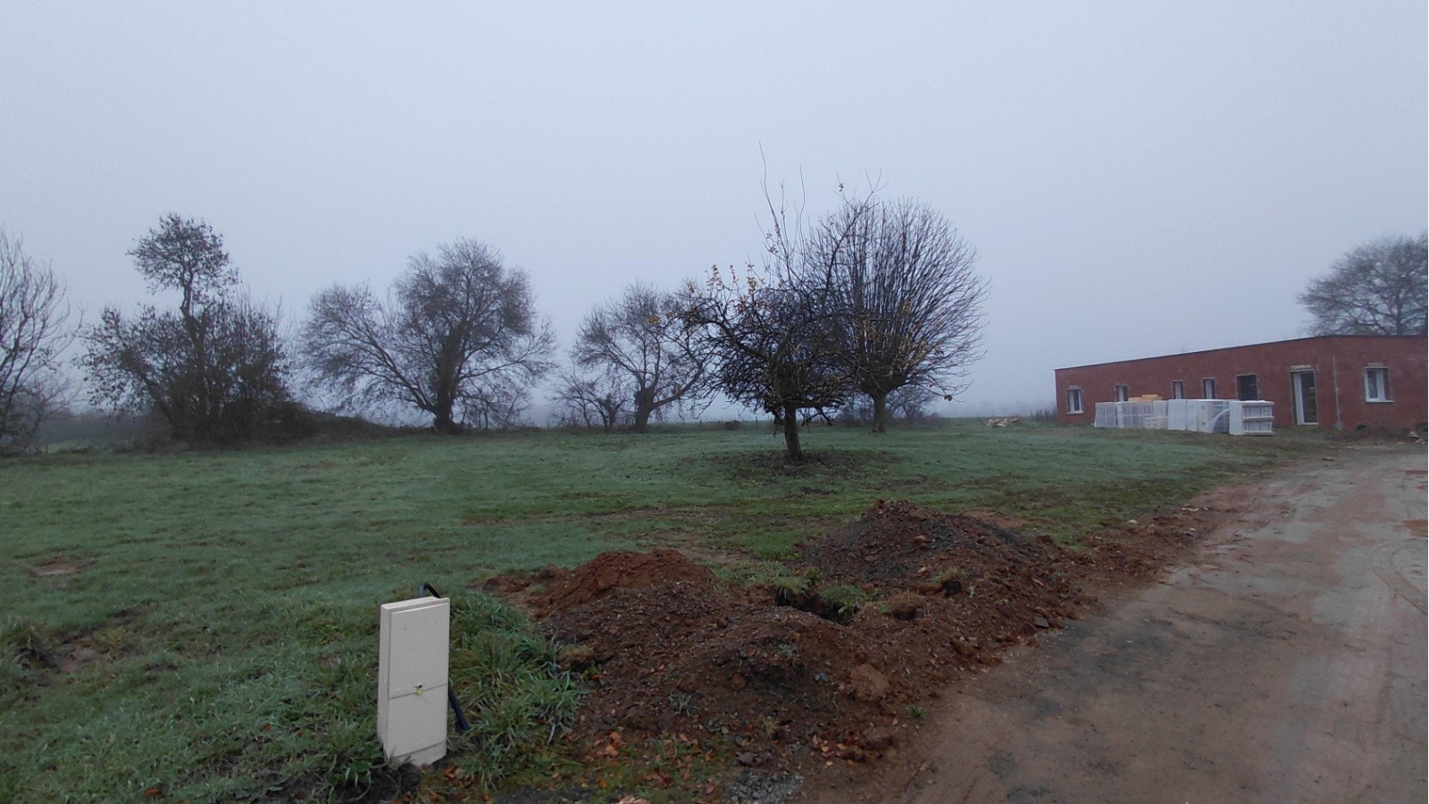 Terrain constructible de 308m2 à Poiroux