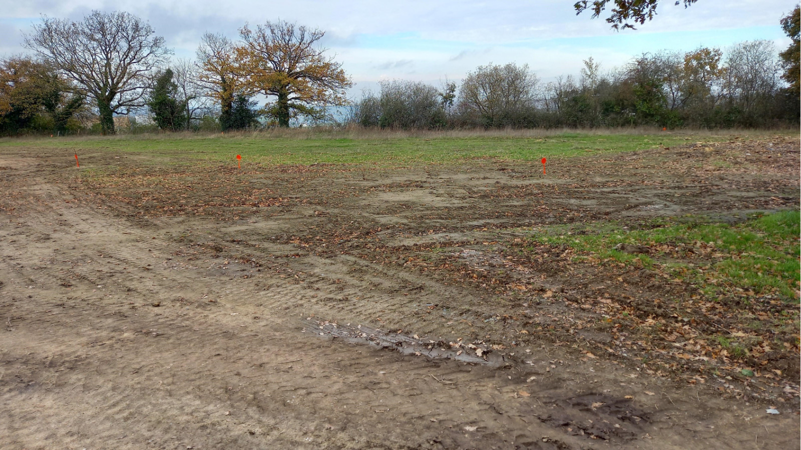 Terrain constructible de 489m2 à Nesmy