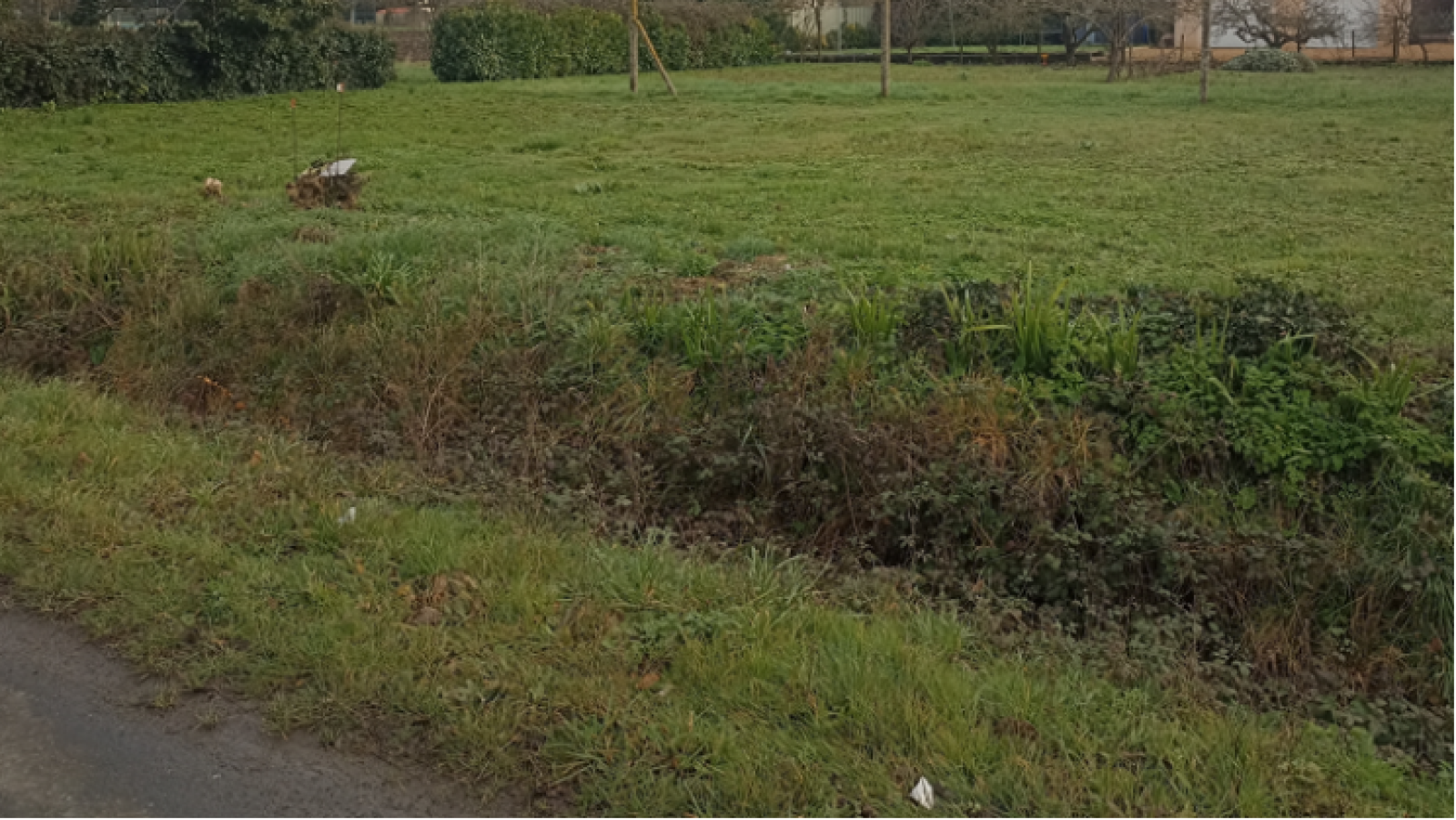 Terrain constructible de 388m2 à Rives de l'Yon