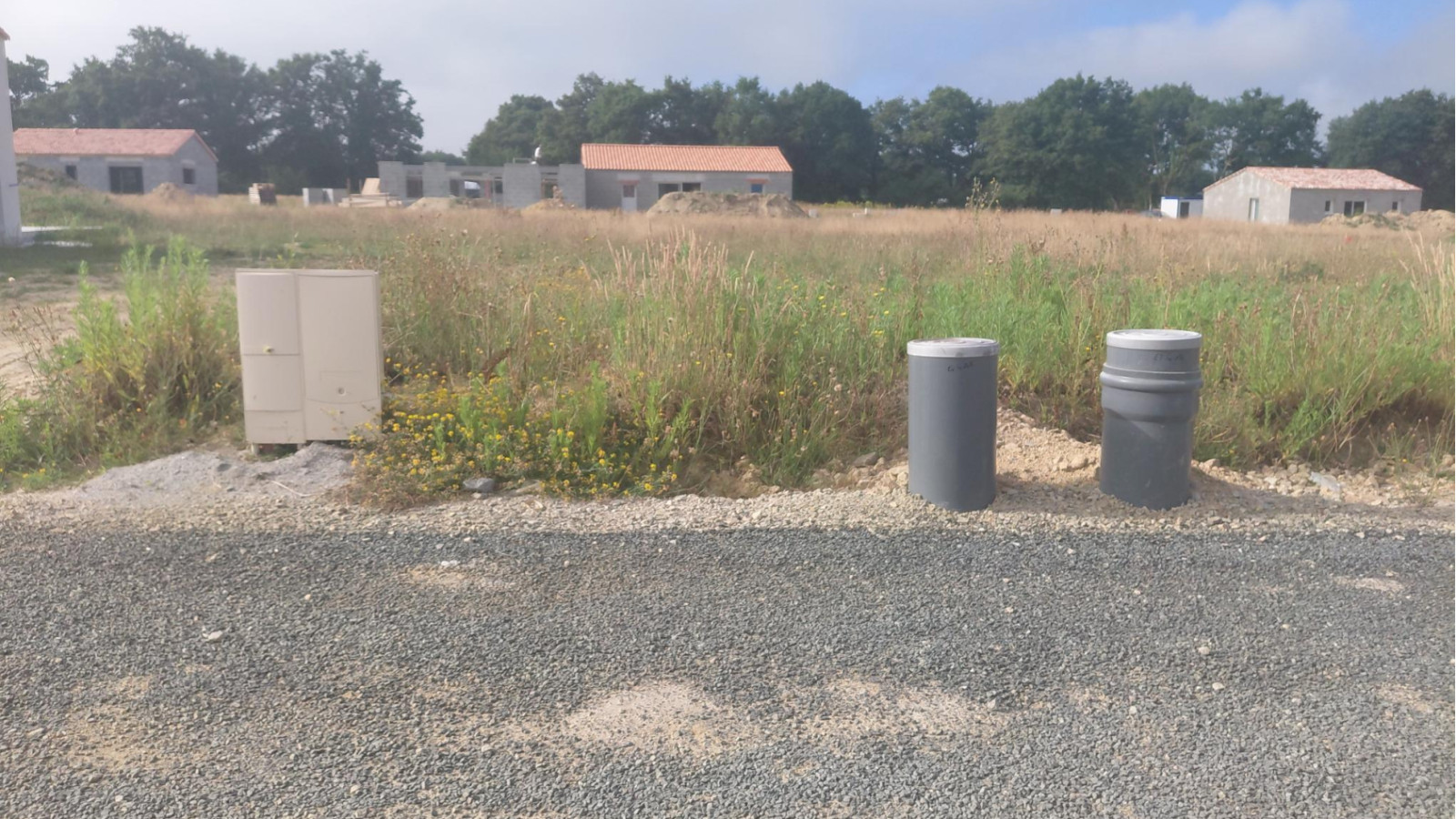 Terrain constructible de 576m2 à Saint-Denis-la-Chevasse