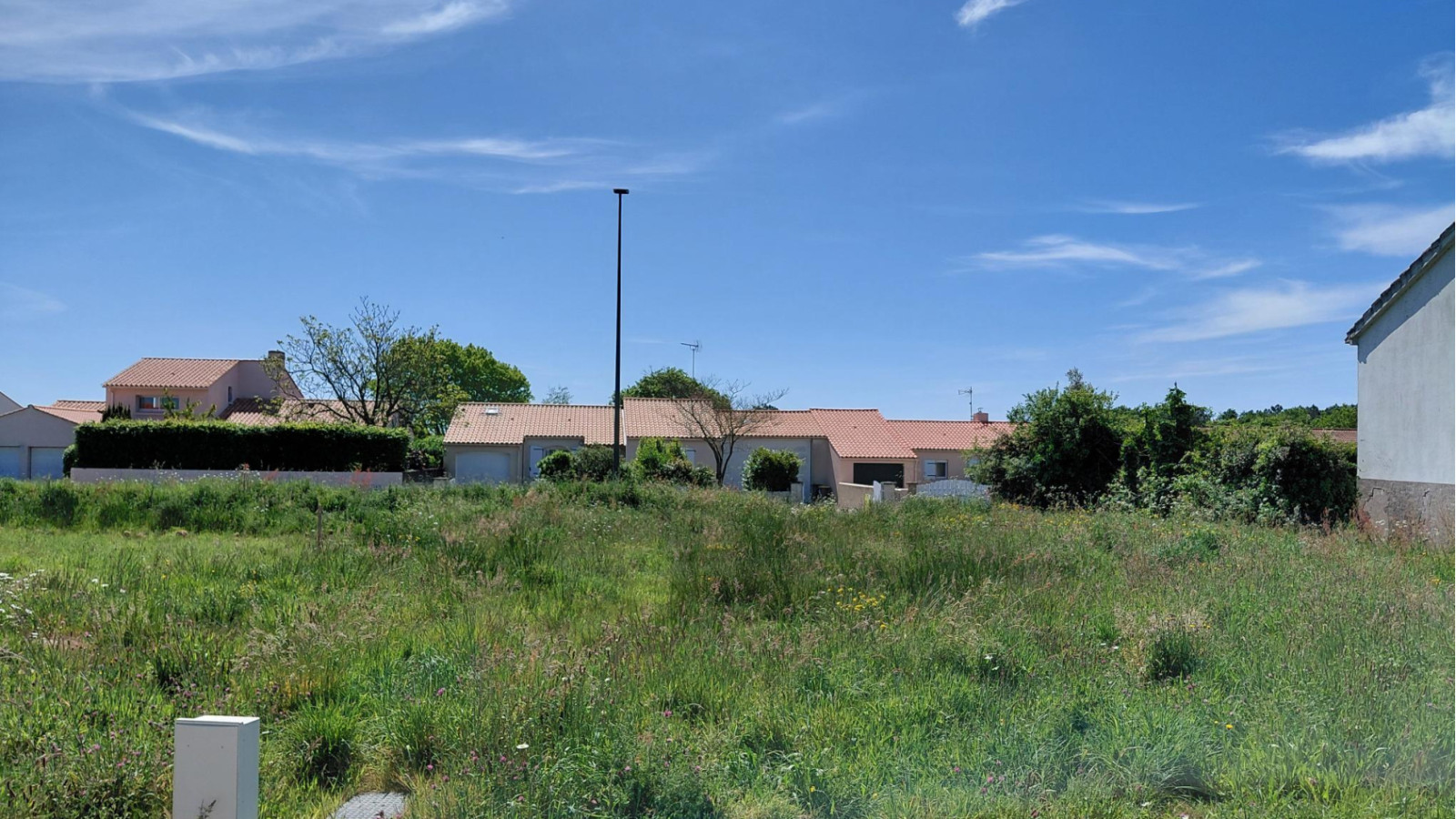 Terrain constructible de 489m2 à Nesmy