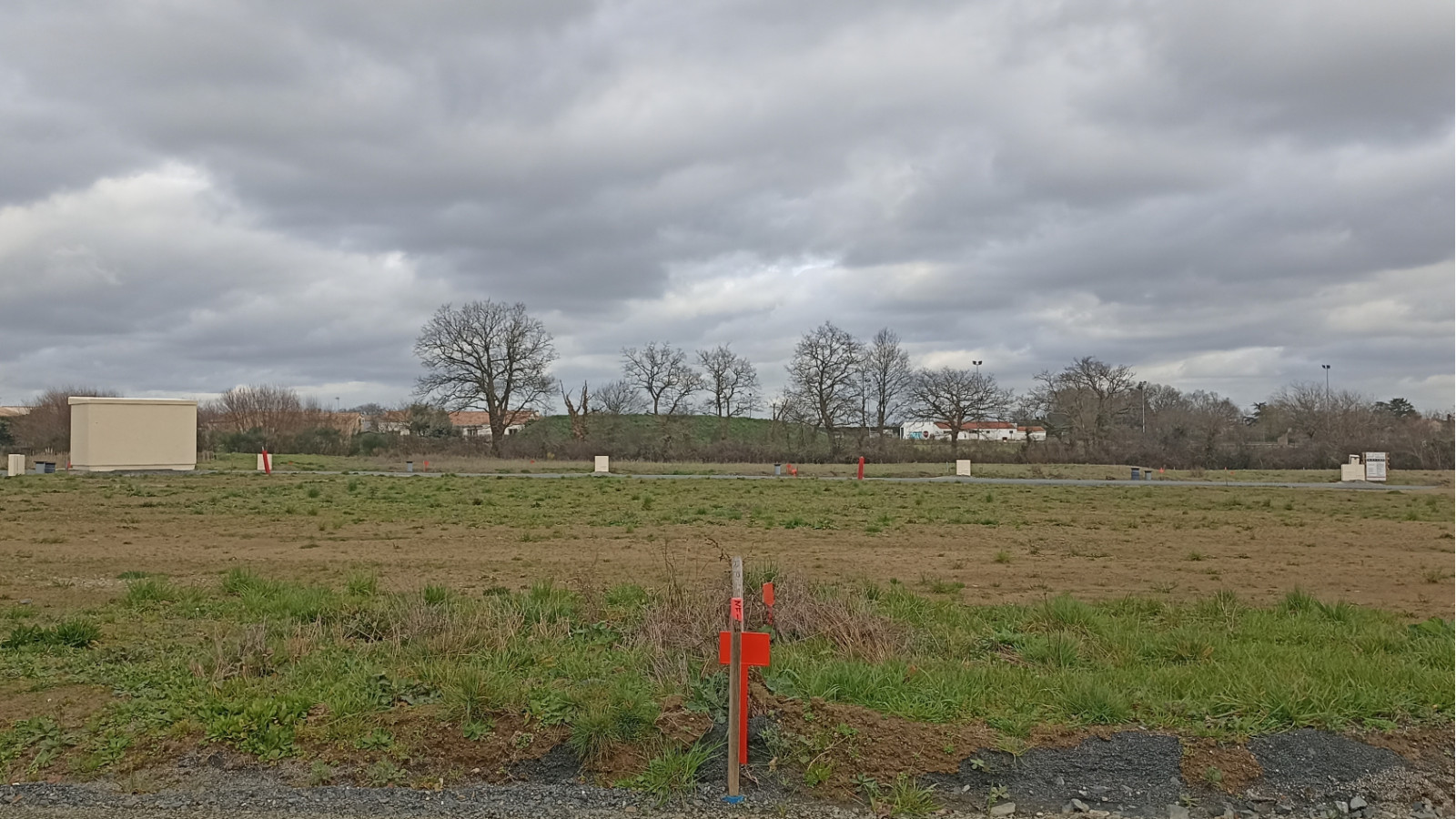 Terrain constructible de 420m2 à Fougeré