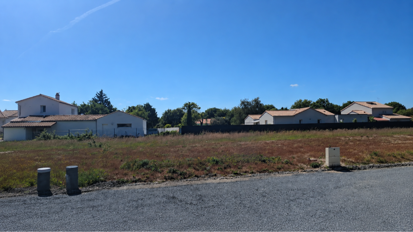 Terrain constructible de 347m2 à Poiroux
