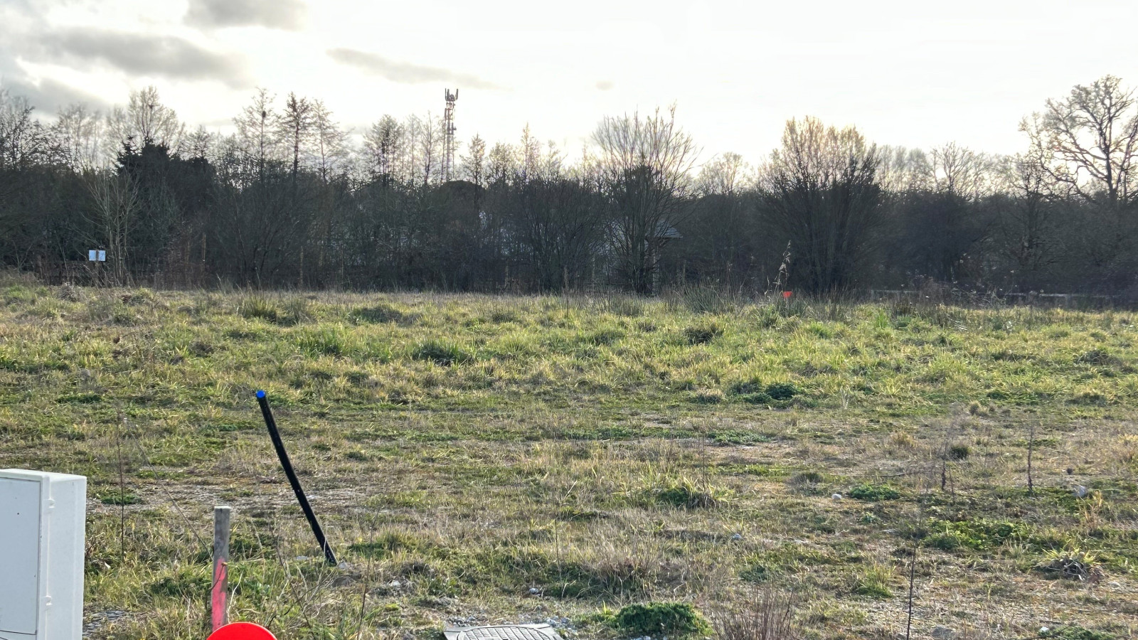 Terrain constructible de 416m2 à Maché