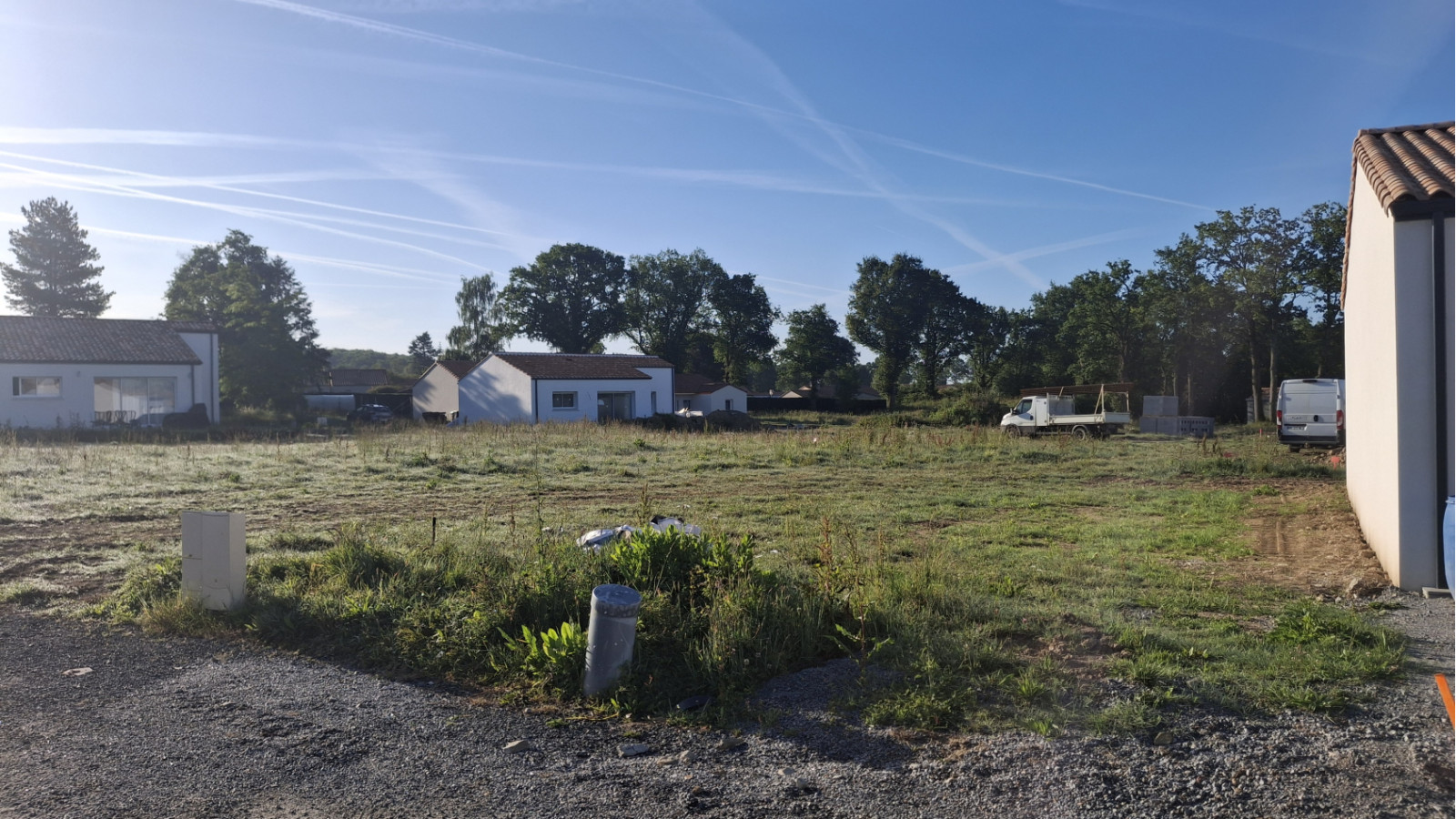 Terrain constructible de 347m2 à Poiroux