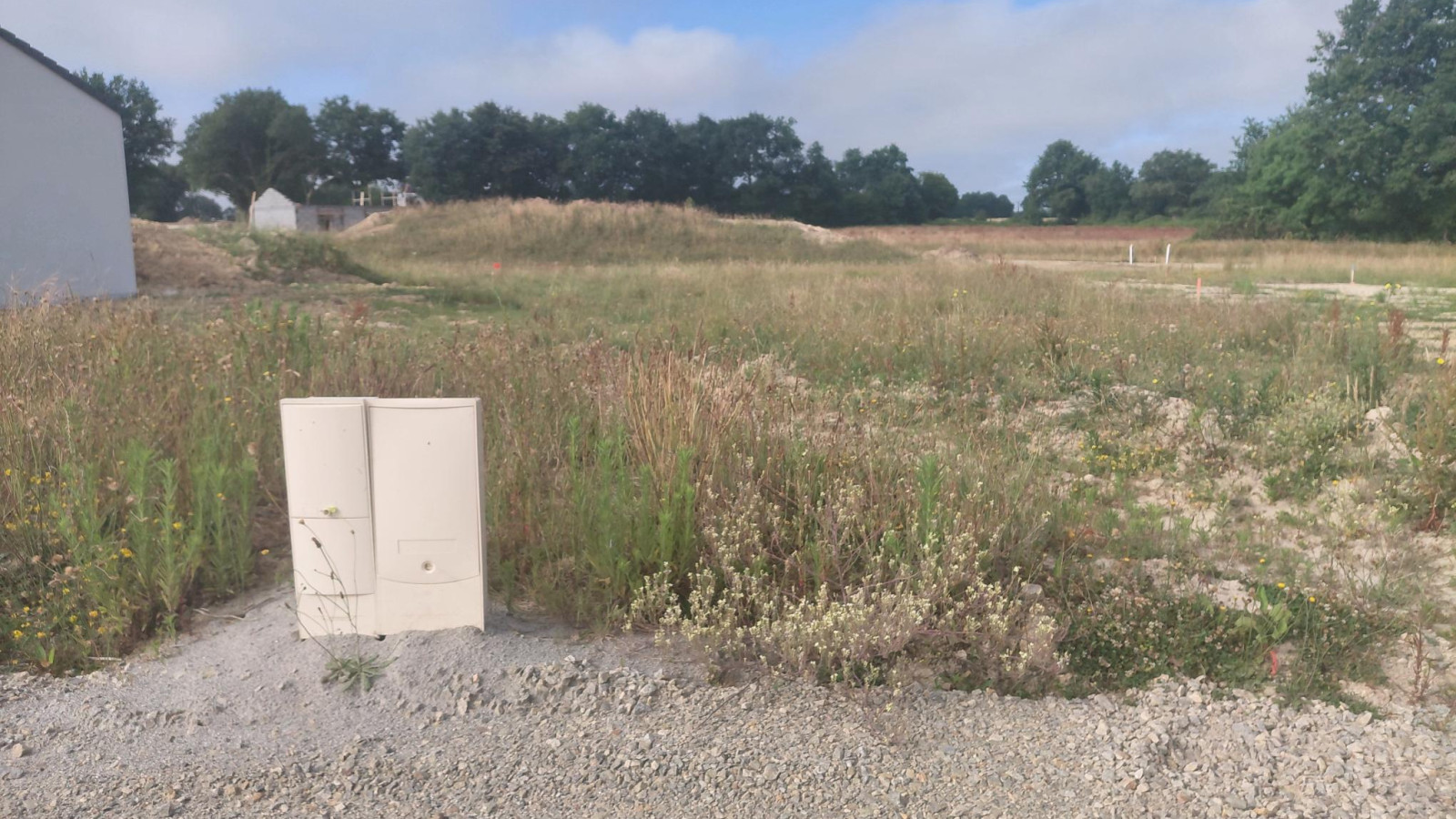 Terrain constructible de 466m2 à Beaulieu-sous-la-Roche