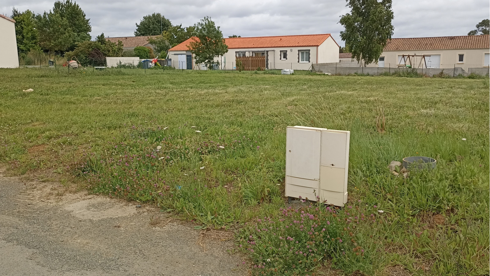 Terrain constructible de 408m2 à Les Achards