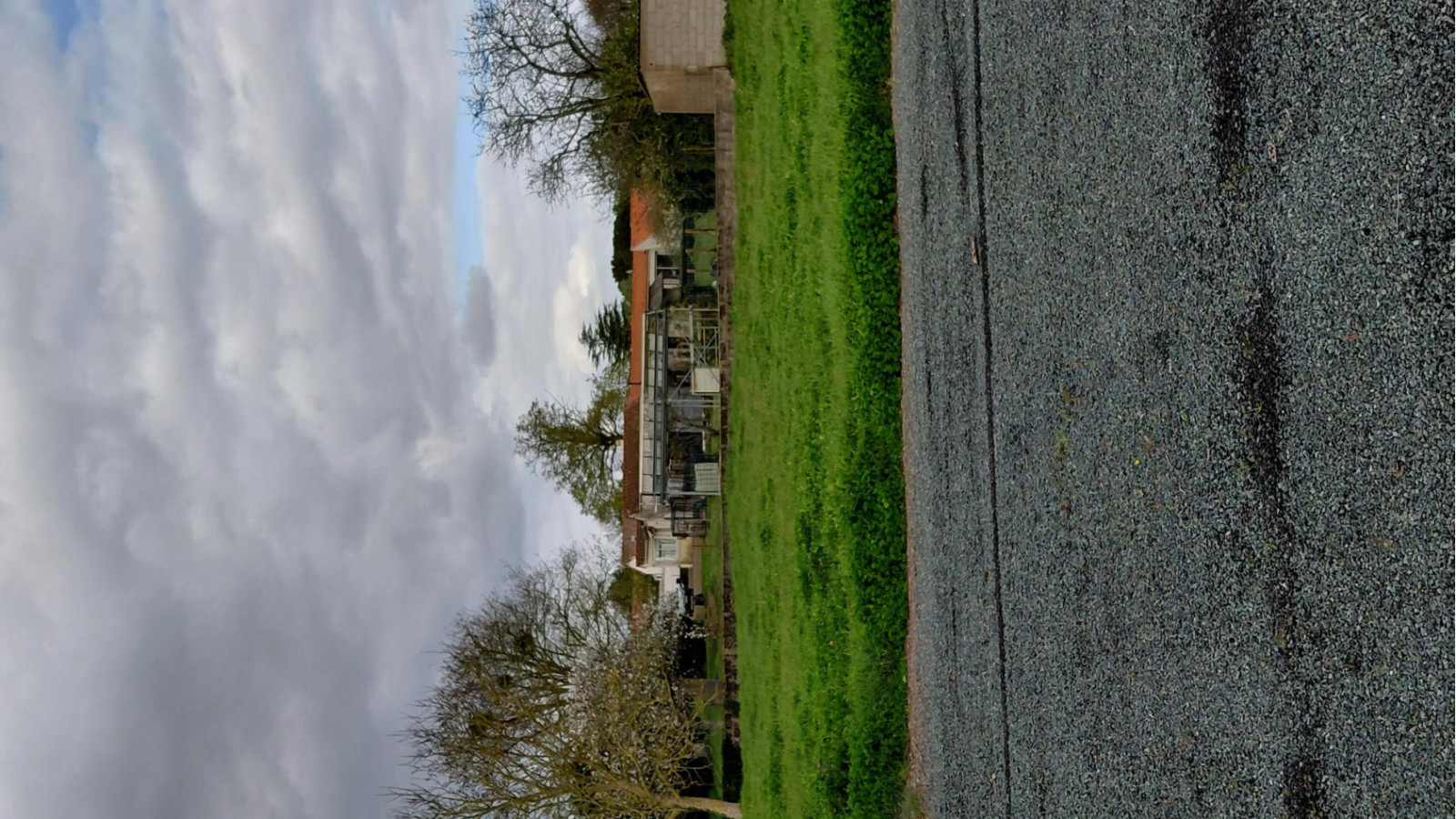 Terrain constructible de 450m2 à Brem-sur-Mer