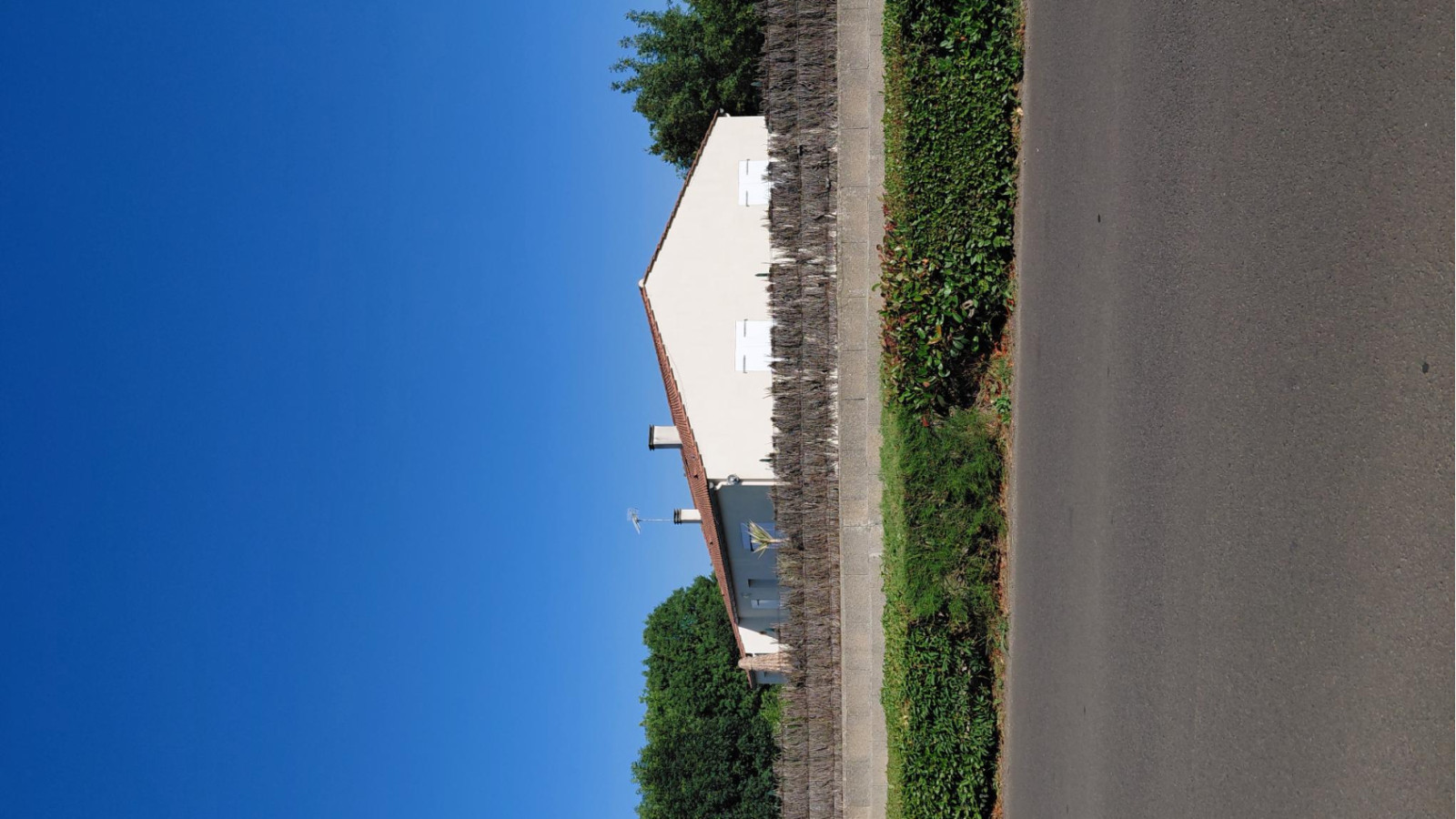 Terrain constructible de 321m2 à Saint-Mathurin